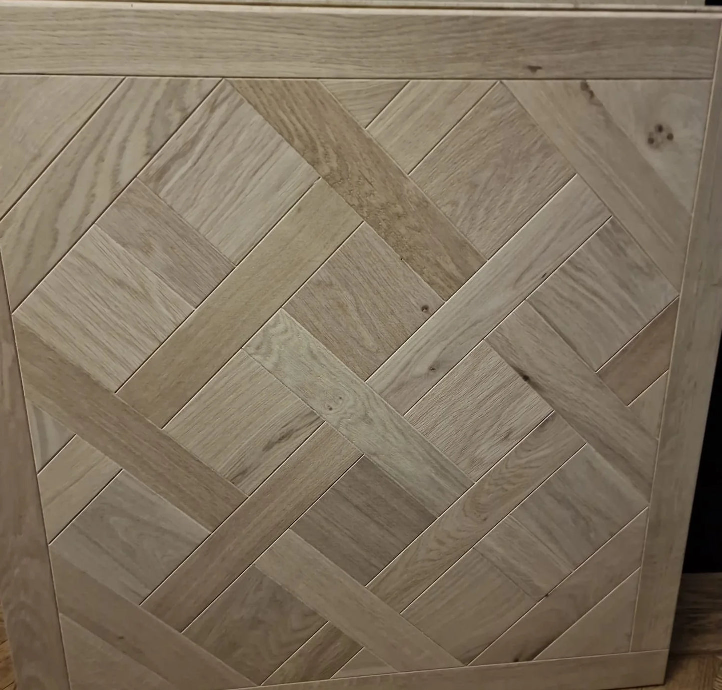 Versailles Panels Engineered Brushed Unfinished 20/4mm x 800 x 800mm classic Grade