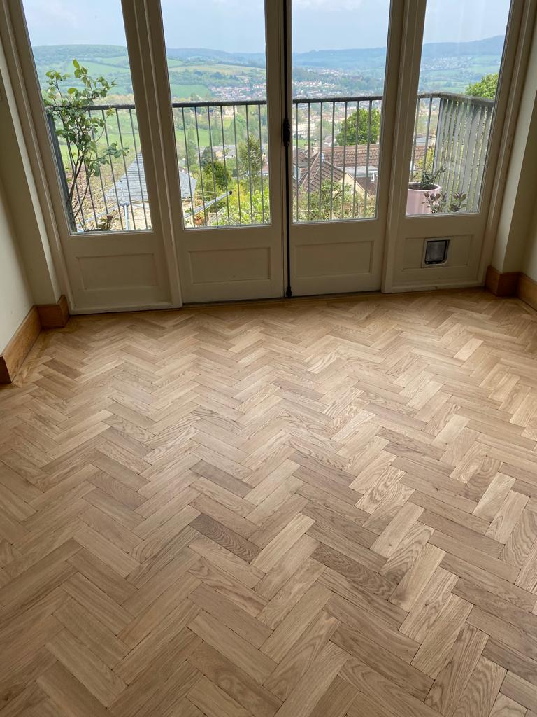 Rustic Solid Oak Parquet Blocks Tumbled Tongue & Groove Hardwax Oil size 16/22 x 70x280mm