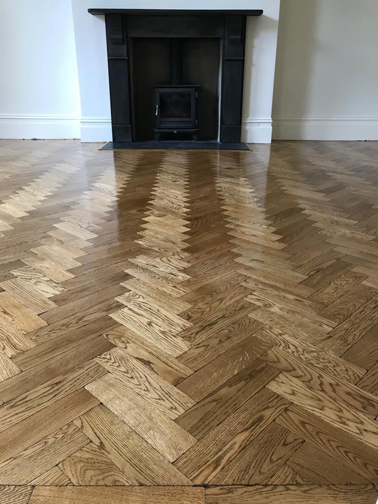 Rustic Solid Oak Parquet Blocks Tumbled Tongue & Groove Smoked Oak Oil size 16/22 x 70x280mm